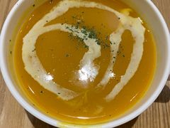 南瓜汤-HELLO 27 意面·沙拉·帕尼尼