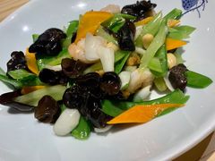 西芹百合炒虾仁木耳-荷花亭·湖北融合菜(十堰武商MALL店)