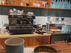 -LEO CAFE