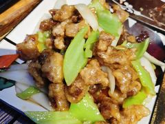 熘肉段-花食间餐吧(远大购物中心群力店)