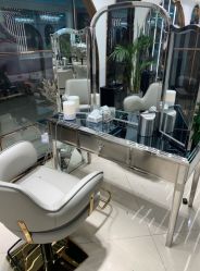 -BULB STUDIO 巴柏明星发型工作室