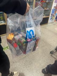 -逝水玩具折扣店