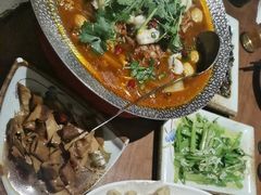 -鼎夫人·小酒文化餐厅(淡水桥店)