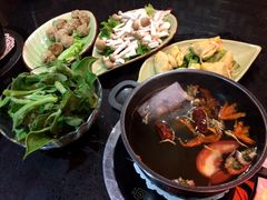 菜+锅底-一叶一世界•素食餐厅(环球中心店)