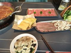 -由衷贵州酸汤牛肉火锅(新桥店)
