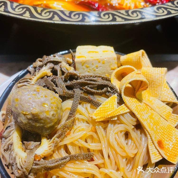 今天在广州把重庆火锅吃撑了，超满足