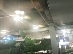 大堂-何师烧烤·香辣蟹·川菜·30年老品牌(太古里旗舰店)