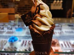 香草黑巧双重口味-GODIVA(美罗城店)