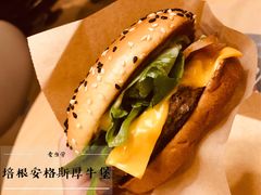 培根安格斯厚牛堡-麦当劳(豫园店)