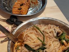 -柳州肥姨妈大骨螺蛳粉(东靖路店)