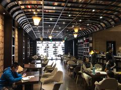 -钟书阁(松江泰晤士小镇店)