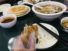 -李连贵酒家熏肉大饼(昆明街店)