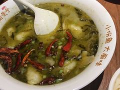 -渝是乎酸菜鱼(龙旗购物中心店)