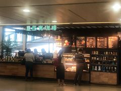 -星巴克(浦东机场T2到达店)