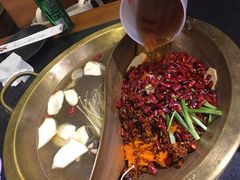 -沸炉重庆老火锅(军事博物馆店)