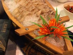 -鲜入围煮花胶鸡海鲜火锅