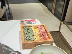 -左庭右院鲜牛肉火锅(金山万达店)