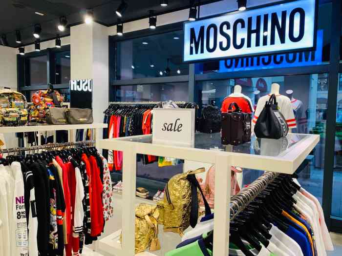 moschino (佛罗伦萨小镇奥莱店)-"不知道为何…moschino就一直都喜欢.