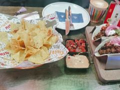 -Famous肥猫墨西哥音乐餐吧(五棵松华熙LIVE店)