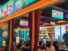 -Famous肥猫墨西哥音乐餐吧(五棵松华熙LIVE店)