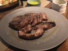 烤带骨安格斯黑毛牛牛肉眼排-Carbon莫卡哆·意大利复古集市餐厅(杭州大厦店)