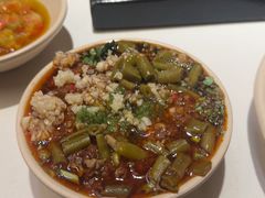 -老牌坊云南鱼豆花火锅(哈西万达店)