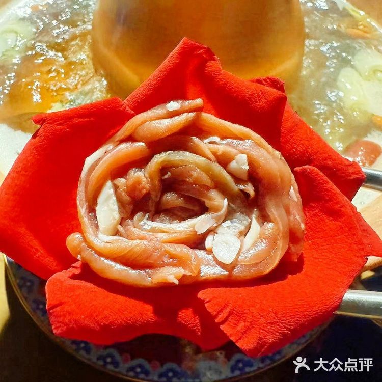 开开心心吃户外烧烤涮肉 