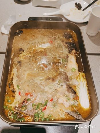 周末带着家人来吃烤鱼，是老顾客了，服务员依旧特别热情