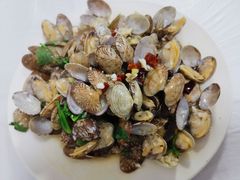 辣炒蛤蜊-1910老鲁味海鲜·戳子肉·青岛菜(金沙滩店)