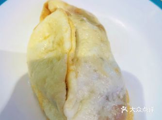一个人逛超市累了,找个地方吃点东西垫吧垫吧