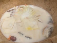-云荷里·蒸汽石锅鱼·云南菜(中发百旺店)
