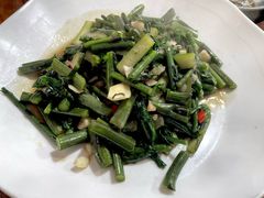 腊肉炒红菜芯-威坪饭店