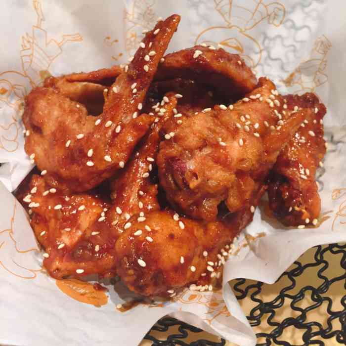 twoowt炸鸡(汇一城店)-"服务态度很好,不过不认真,去的时候还没有.