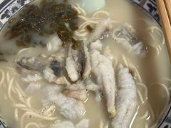 -明呈黄鱼面馆(斜土路店)