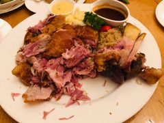 兰特伯爵自制猪肉肠配酸菜、土豆-兰特伯爵西餐厅·啤酒屋(方庄店)
