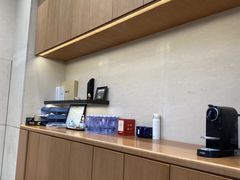 -理想汽车(世纪汇店)