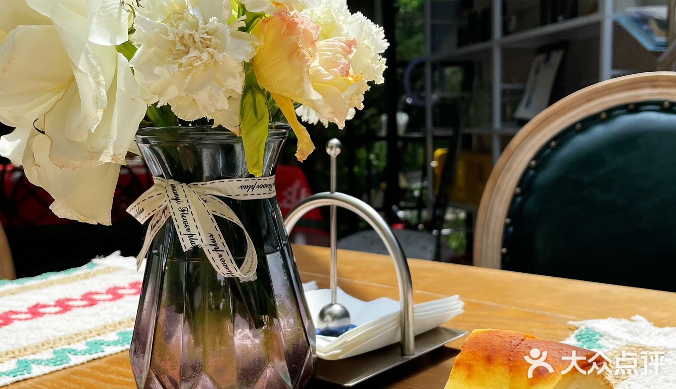 苍山边上这个庄园，有花，有下午茶 