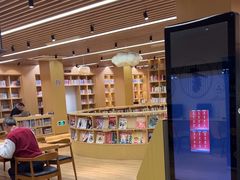 -漕河泾街道图书馆(漕河泾社区文化活动中心店)