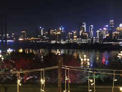 -冰冰龙虾·江湖菜·花园江景餐厅