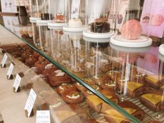 -VERIE BAKEHOUSE
