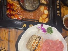-老牌坊云南鱼豆花火锅(爱建店)
