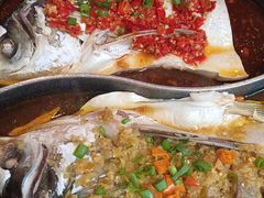 -阿瓦山寨·湘菜现炒·剁椒鱼头王(咸阳总店)
