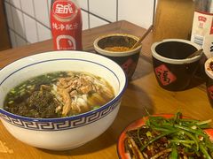 -矮子粉店1985·长沙米粉(湘春路店)