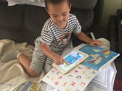在家里学习-联恩国际儿童教育·幼小衔接·少儿英语·托管班(远洋未来中心店)