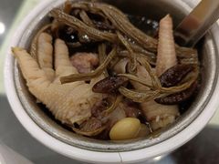 茶树菇龙骨炖鸡脚汤-荔园小馆(园岭新村二期店)