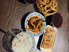 阿婆酥肉-爆炸头阿姨小四川正宗川味小吃(无任何分店)
