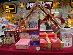 -泡泡玛特POPMART(上海环球港店)