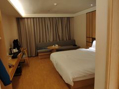 -全季酒店(石家庄裕华东路万达广场店)