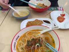 -小杨生煎(金山百联购物中心3楼店)