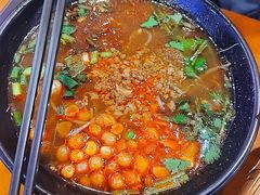 -爆炸头阿姨小四川正宗川味小吃(无任何分店)